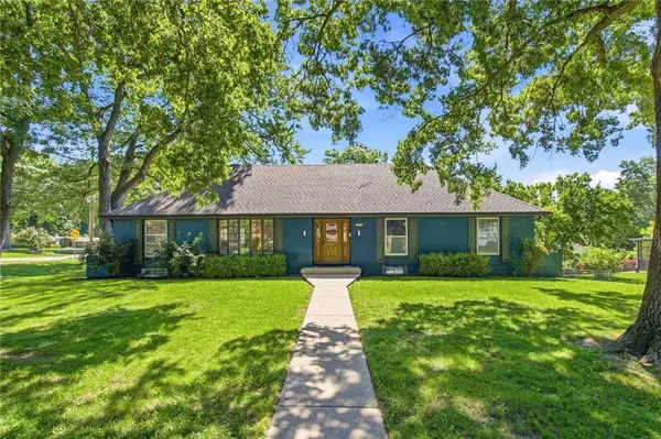 9501 Canterbury Street, Overland Park, KS 66206