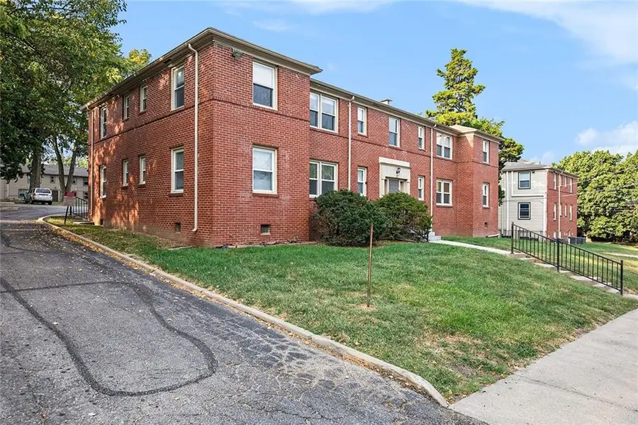 120 W Elizabeth Street, Independence, MO 64050 - #3