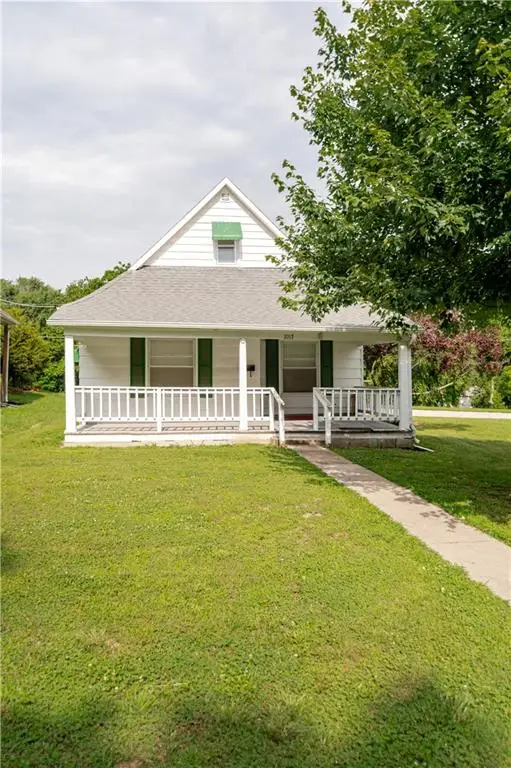1017 S 5th Street, Atchison, KS 66002 - #2