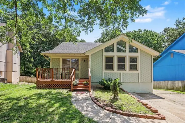 1409 NW 63rd Street, Kansas City, MO 64118