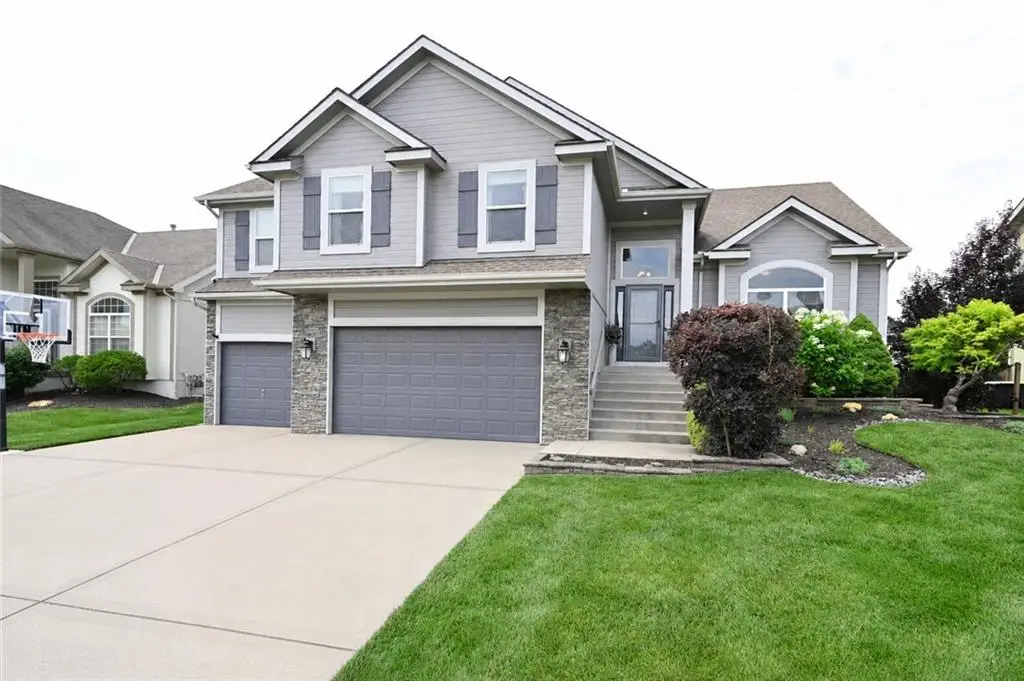 10004 N Donnelly Avenue, Kansas City, MO 64157 - #1
