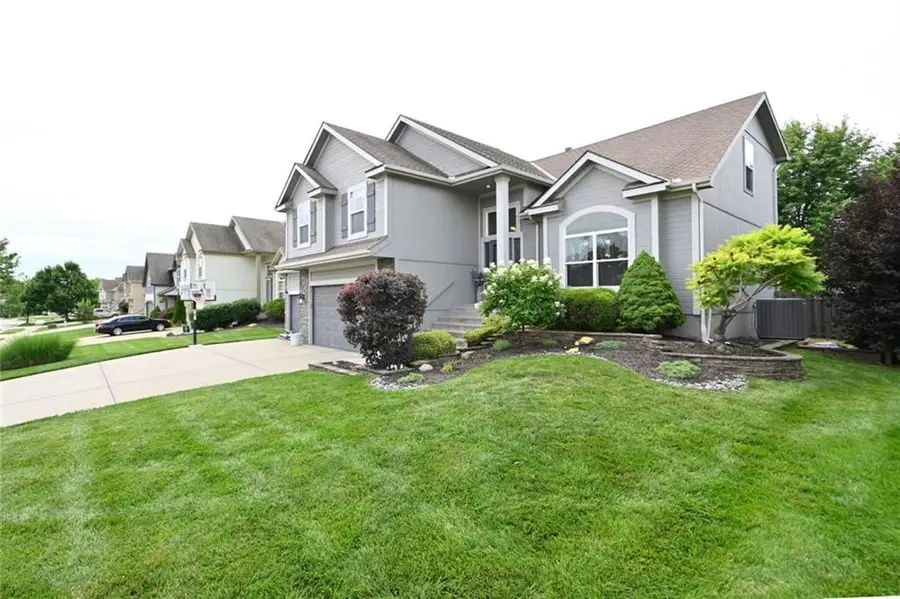 10004 N Donnelly Avenue, Kansas City, MO 64157 - #2