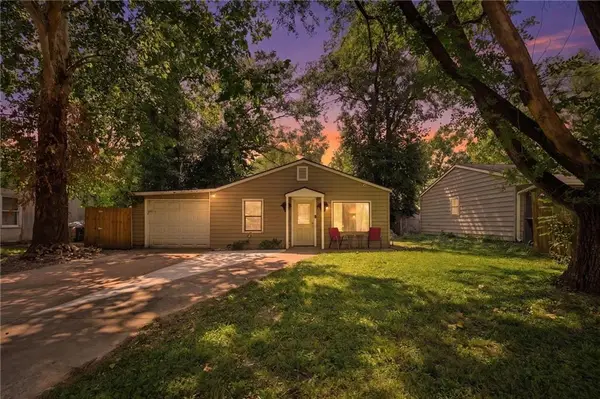 1801 Maple Lane, Lawrence, KS 66046