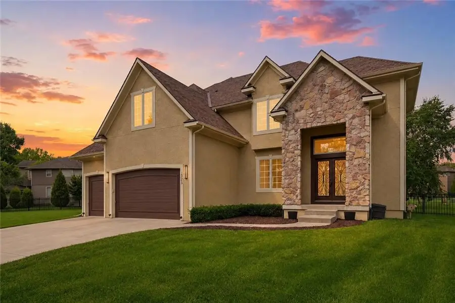 10903 W 163rd Terrace, Overland Park, KS 66221 - #2