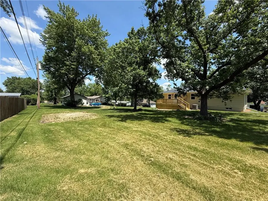 150 E Circle Drive, Brookfield, MO 64628 - #3