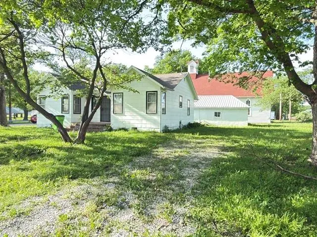 1300 E Park Avenue, Rich Hill, MO 64779 - #1