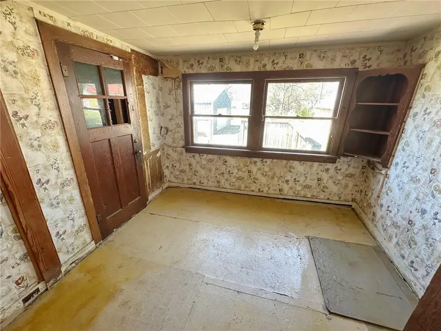 1609 S Evergreen Avenue, Chanute, KS 66720 - #3