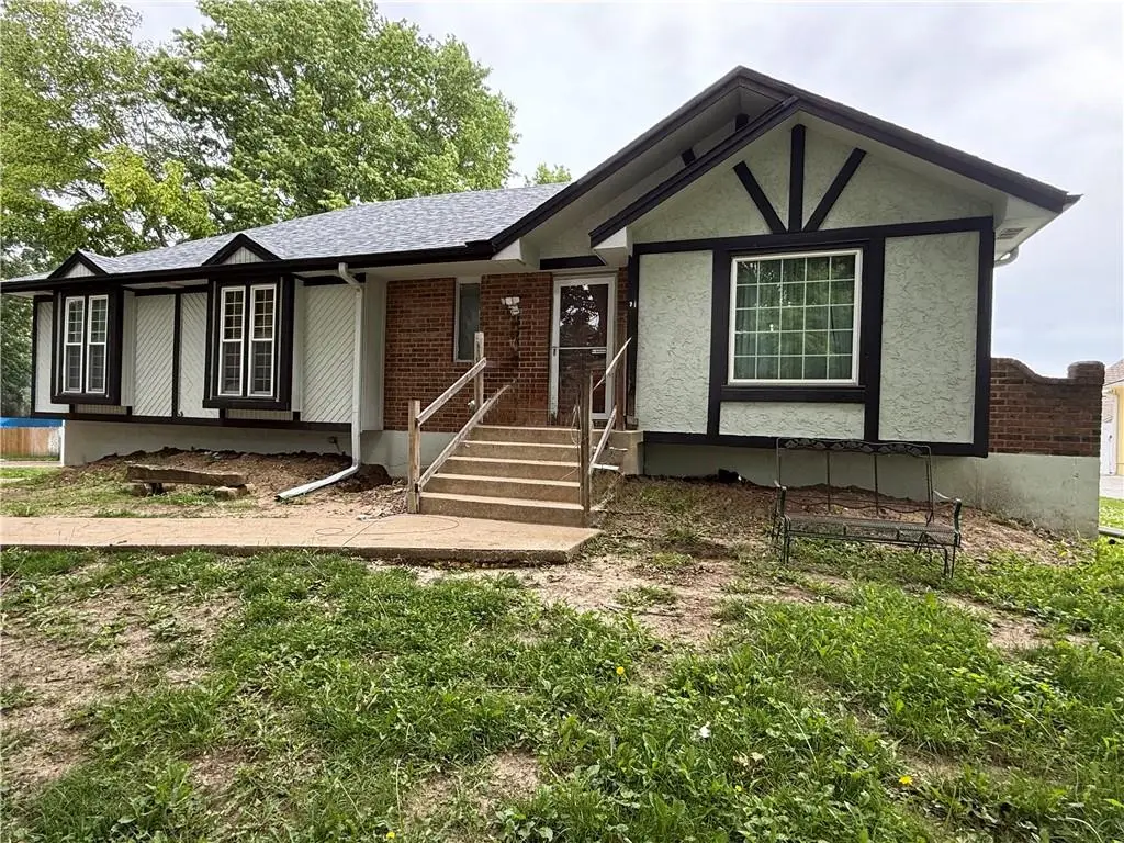 477 Nw Weschester Court, Blue Springs, MO 64014 - #1