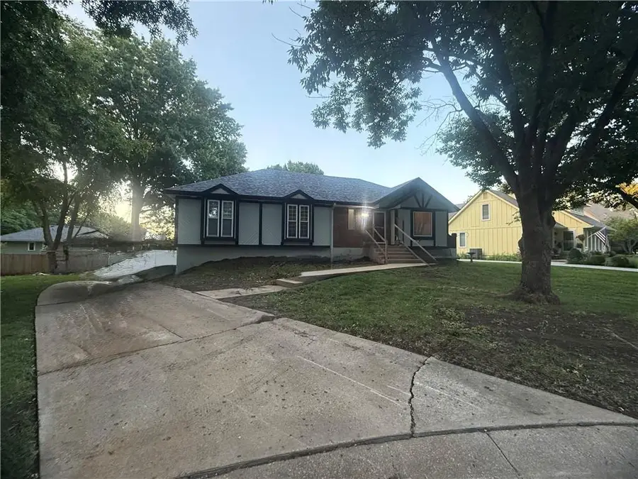 477 Nw Weschester Court, Blue Springs, MO 64014 - #3