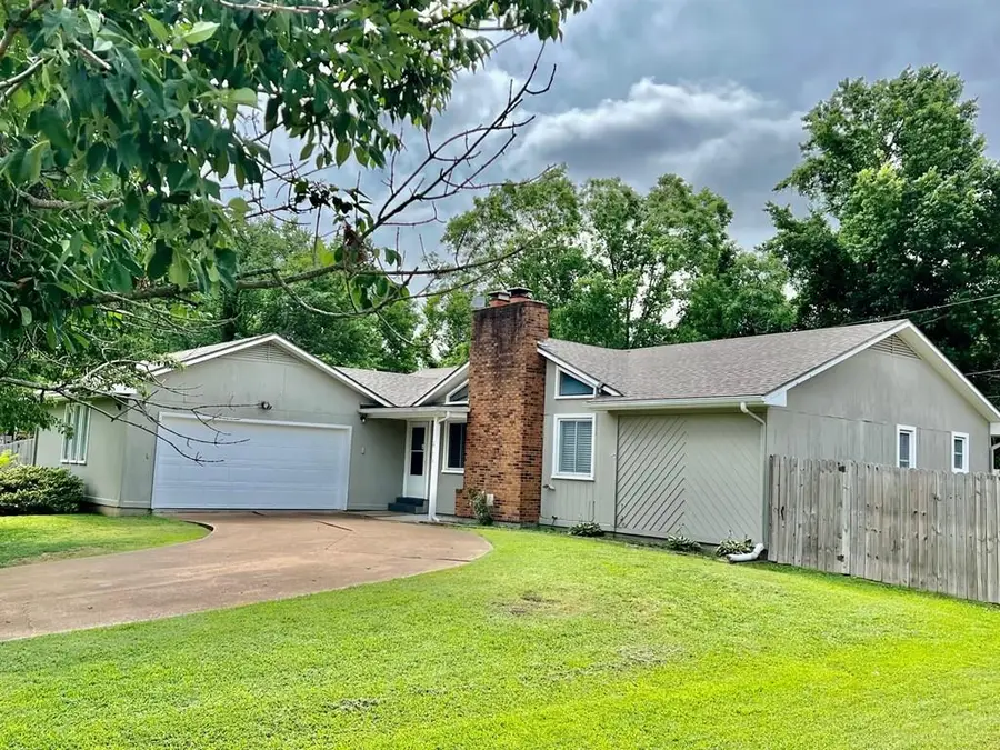 2708 Wilson Avenue, Parsons, KS 67357 - #2