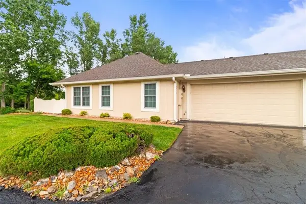 6014 Kensington Court #15C, Lee's Summit, MO 64064