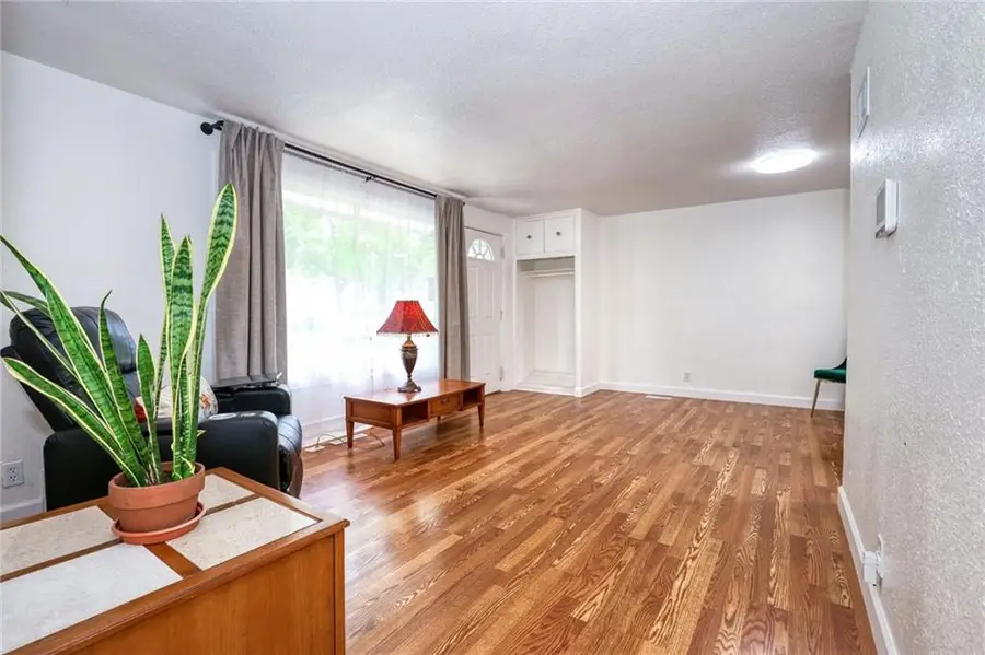 4405 Elmwood Avenue, Kansas City, MO 64130 - #3