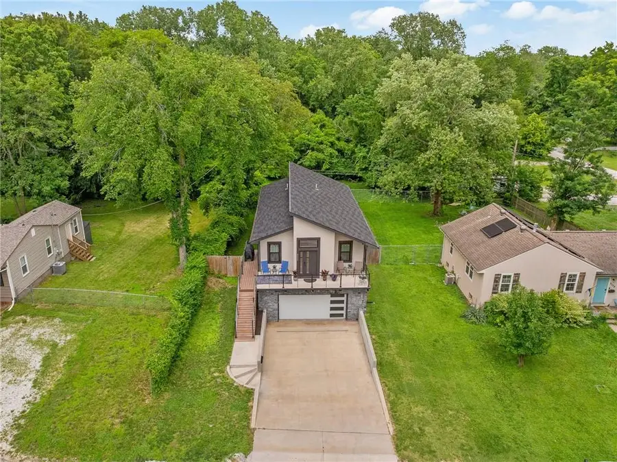 9325 Walnut Street, Kansas City, MO 64114 - #2