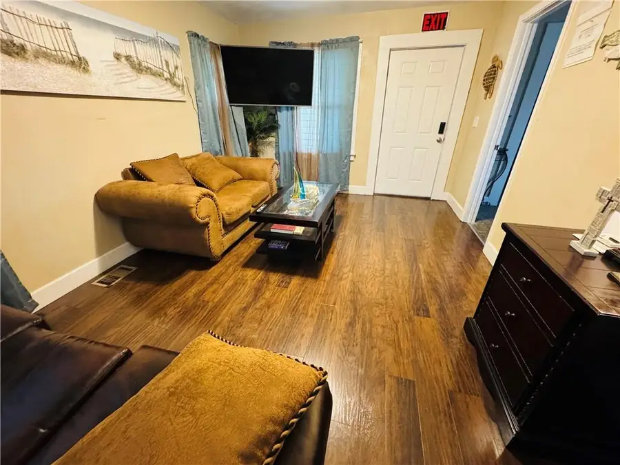 542 Cypress Avenue, Kansas City, MO 64124 - #3
