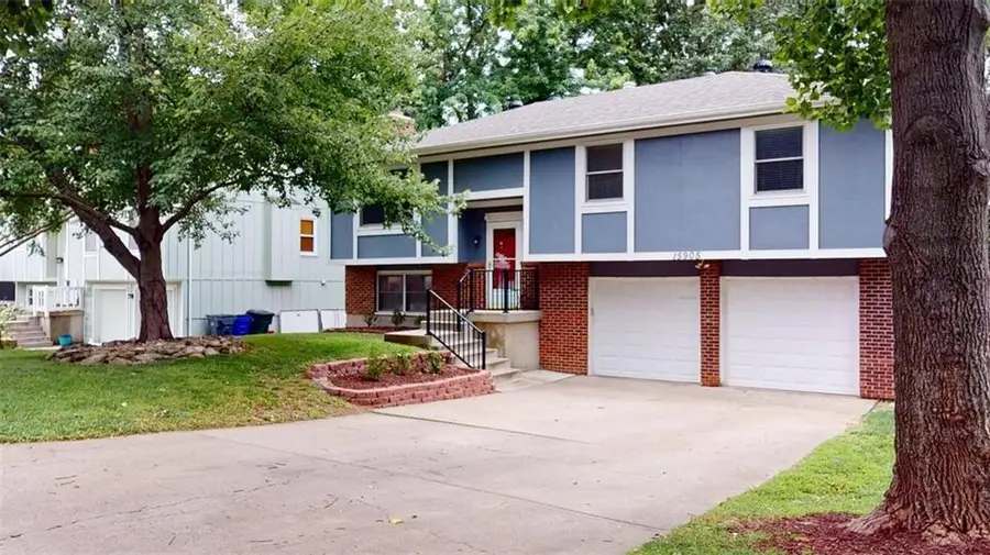 15905 W 154th Street, Olathe, KS 66062 - #2