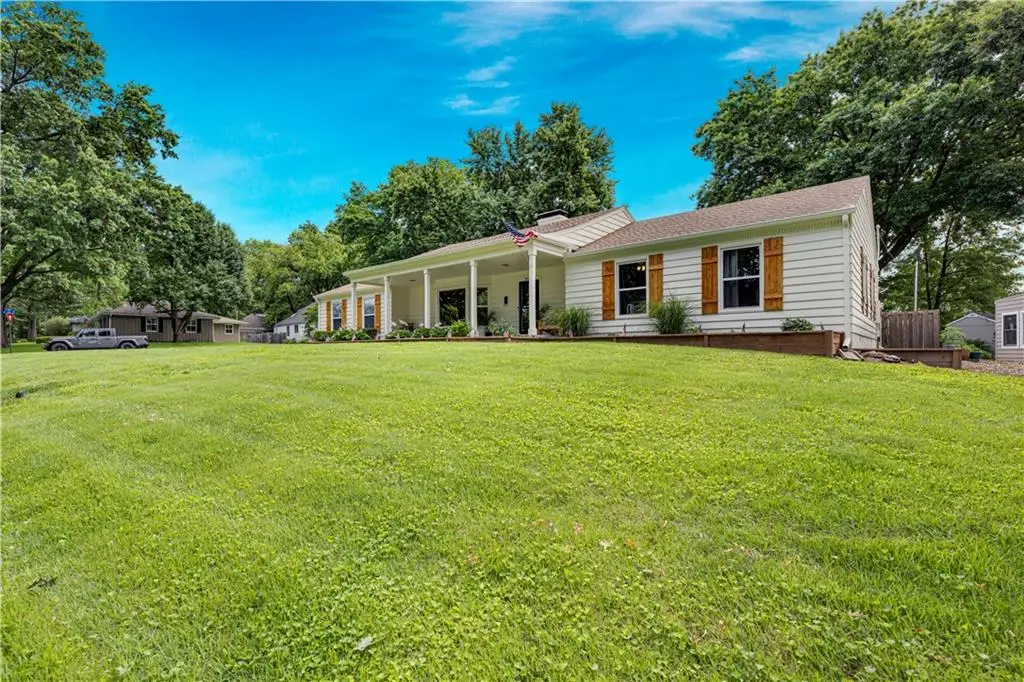 4901 Pawnee Drive, Roeland Park, KS 66205 - #1
