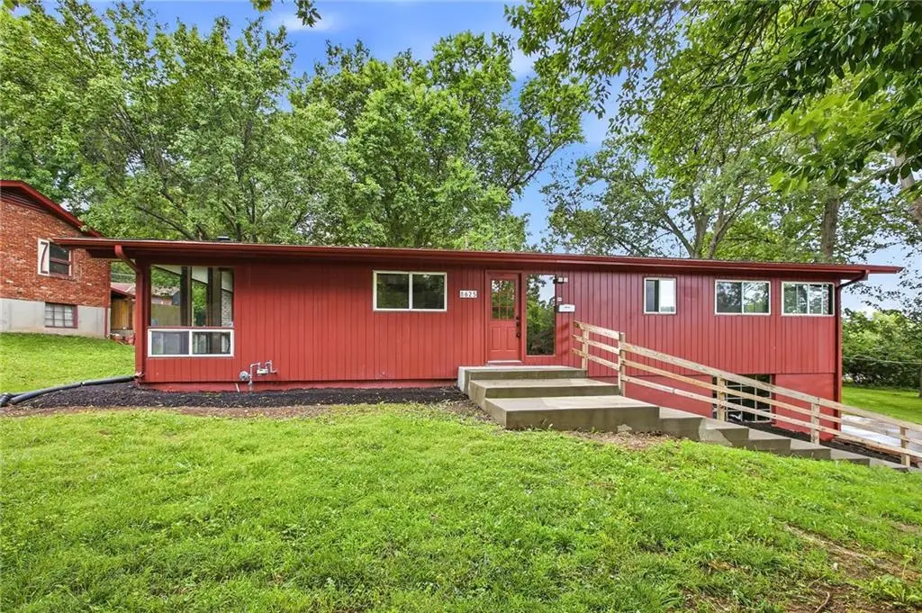 8625 E 73rd Terrace, Kansas City, MO 64133 - #1