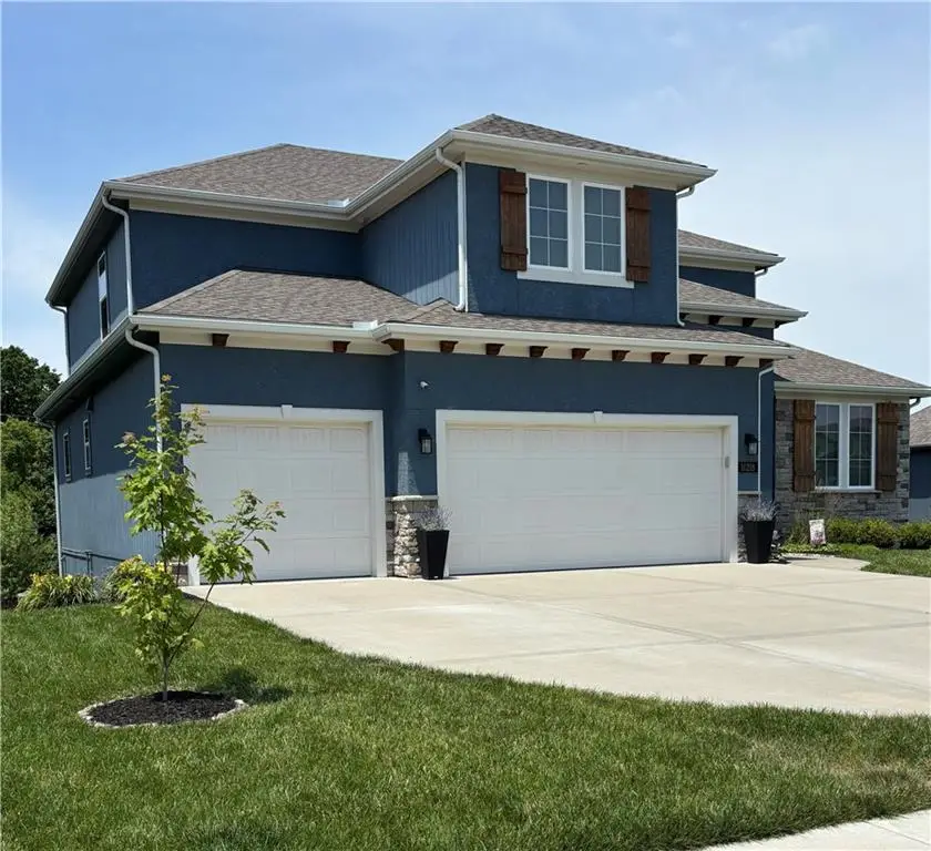 11218 N Michigan Avenue, Kansas City, MO 64155 - #1