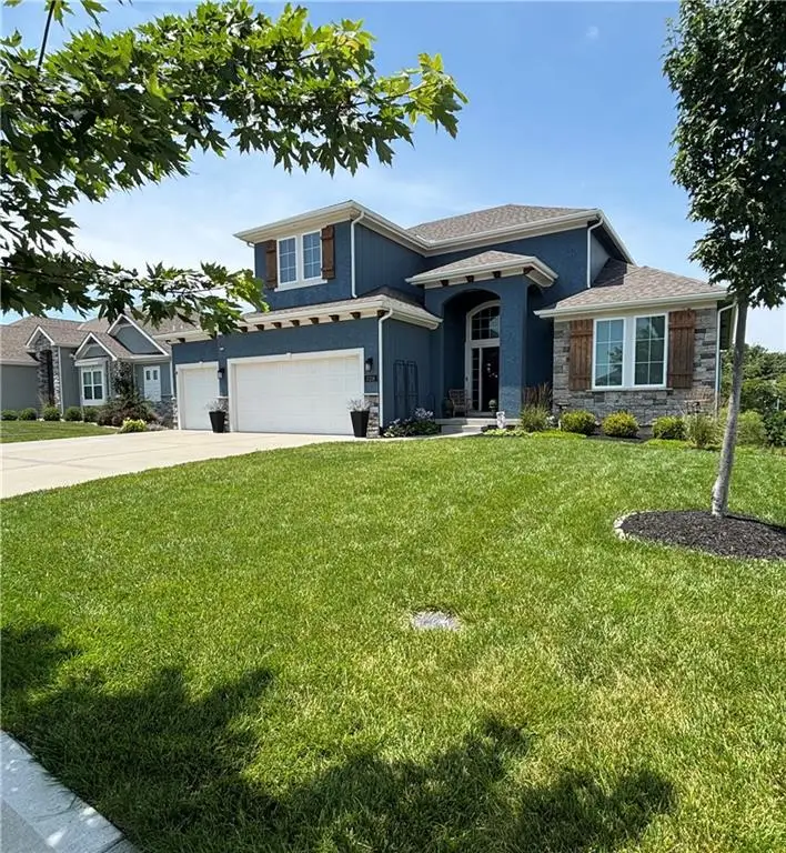 11218 N Michigan Avenue, Kansas City, MO 64155 - #2
