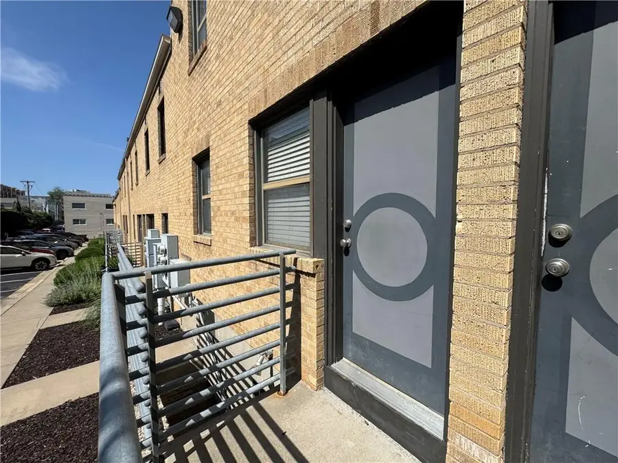 4540 Broadway Avenue #2N, Kansas City, MO 64111 - #2