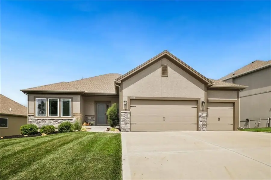 10308 N Corrington Avenue, Kansas City, MO 64156 - #3