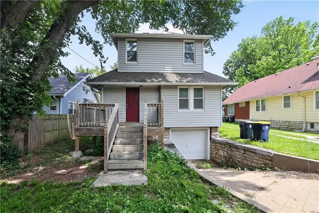 2211 E 68th Terrace, Kansas City, MO 64132 - #1