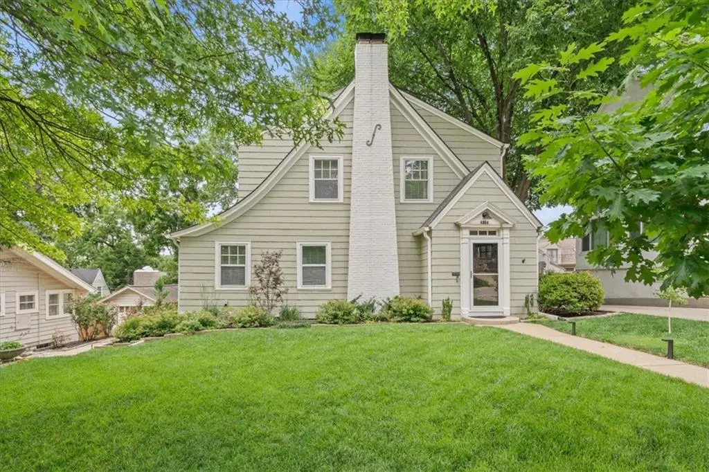 4954 Bell Street, Kansas City, MO 64112 - #1