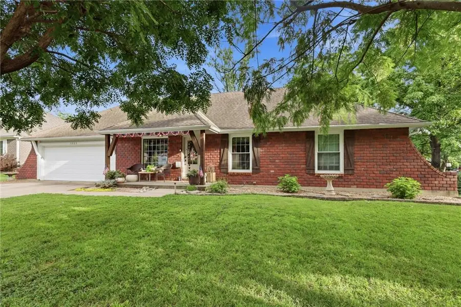 1203 Charles Street, Harrisonville, MO 64701 - #2