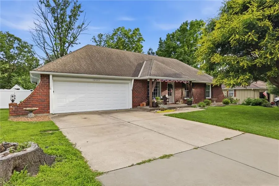 1203 Charles Street, Harrisonville, MO 64701 - #3