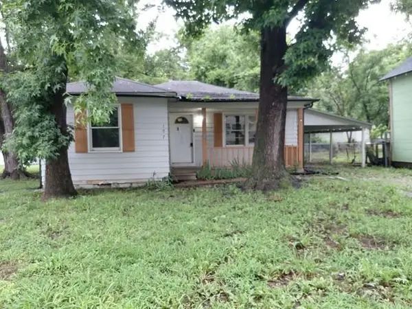 107 W Benton Street, Clinton, MO 64735