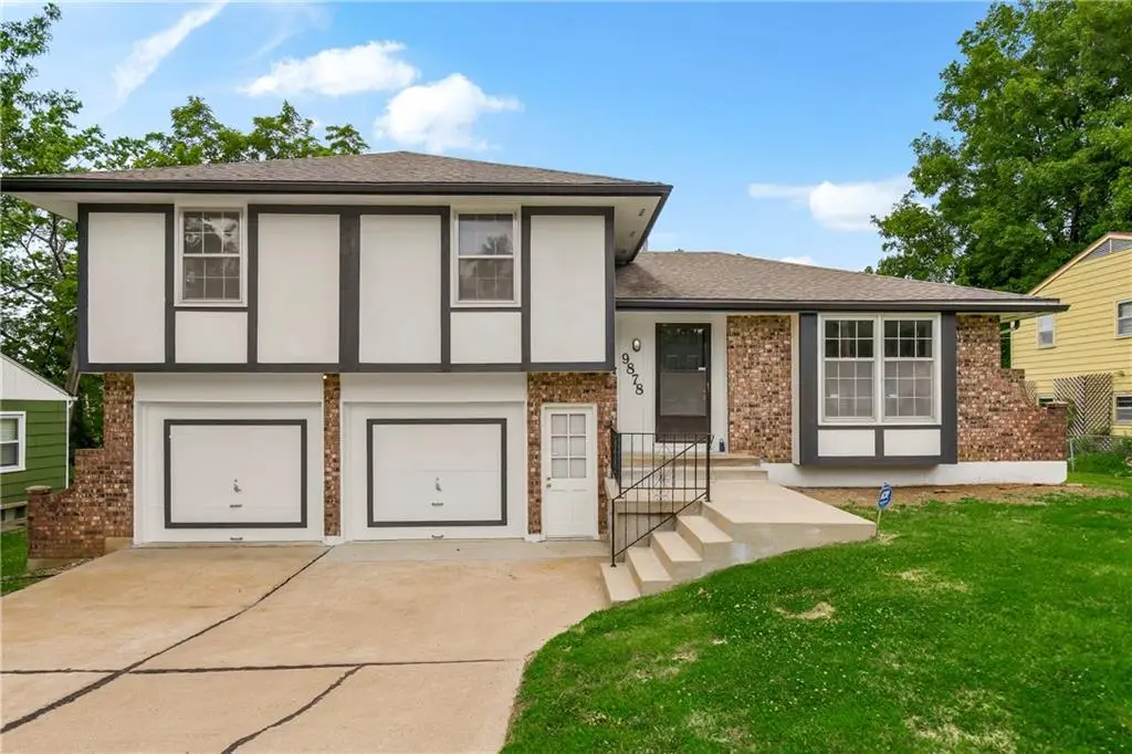 9878 Pennsylvania Avenue, Kansas City, MO 64114 - #1