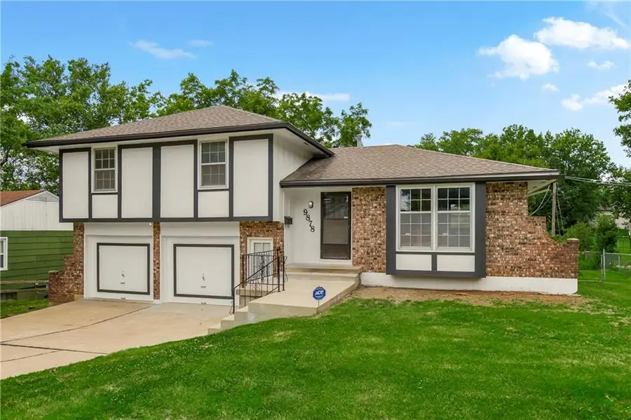 9878 Pennsylvania Avenue, Kansas City, MO 64114 - #2