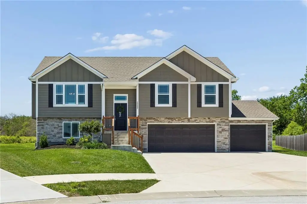 20602 Copper Creek Drive, Peculiar, MO 64078 - #1