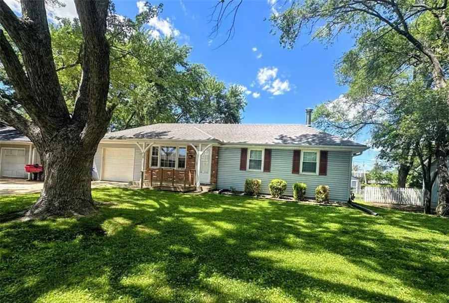 310 Glendana Street, Lees Summit, MO 64081 - #2