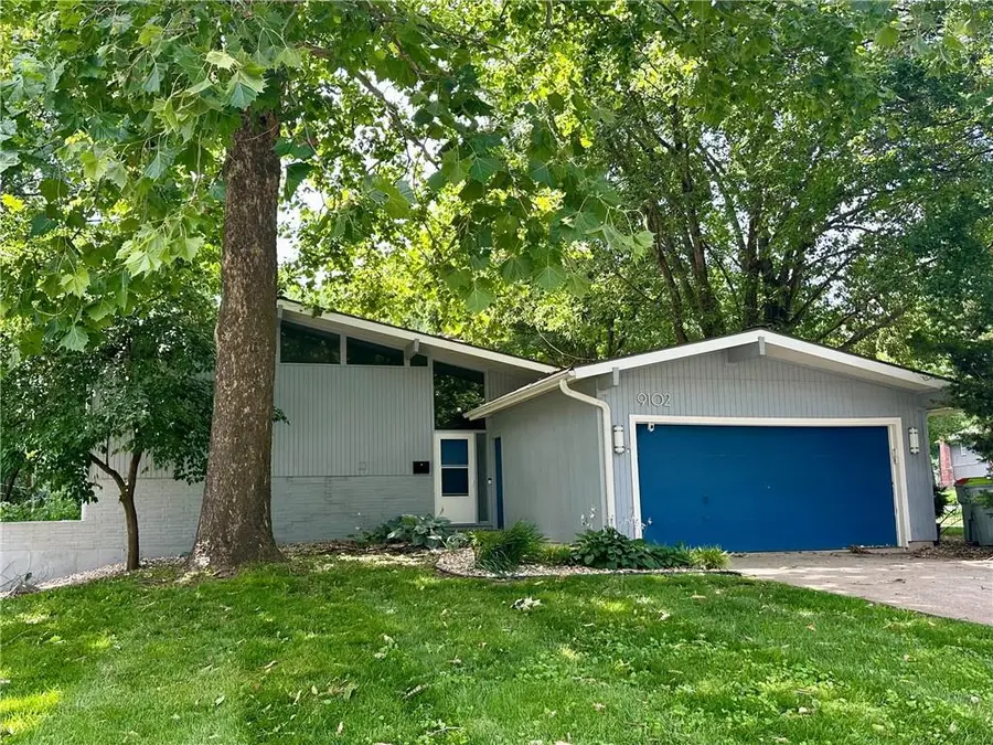 9102 Grant Lane, Overland Park, KS 66212 - #2
