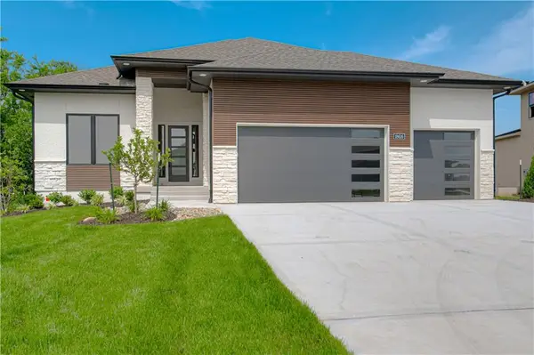 17056 W 172nd Terrace, Olathe, KS 66062