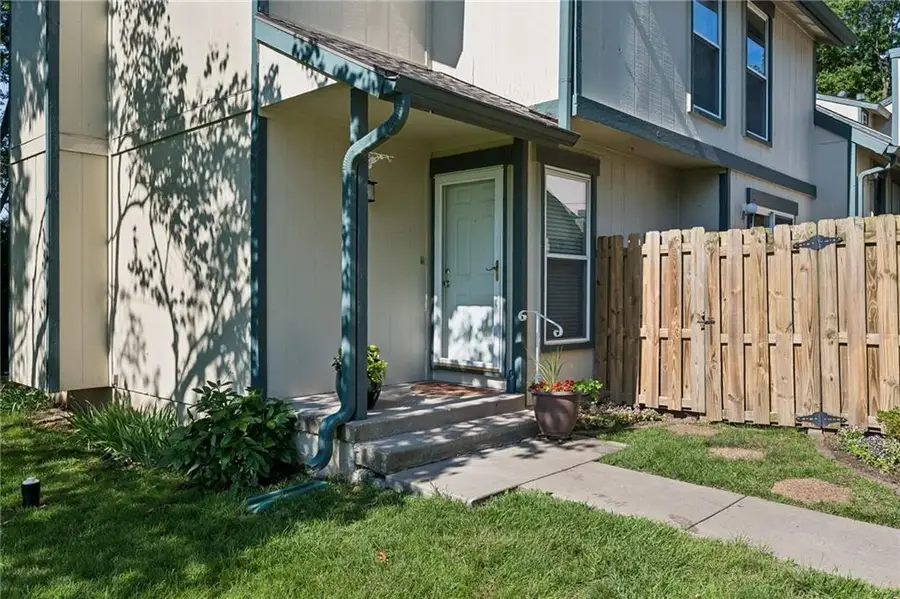 5757 N Anita Avenue, Kansas City, MO 64151 - #2