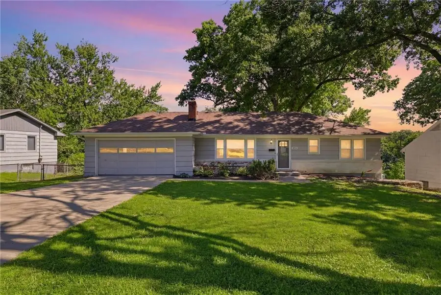 618 E 110th Street, Kansas City, MO 64131 - #2