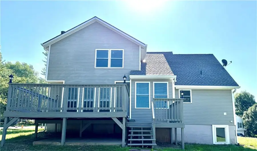 824 S Elk Lane, Bonner Springs, KS 66012 - #2
