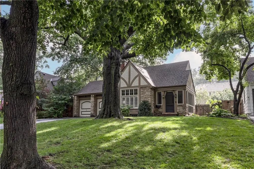 5435 Aberdeen Road, Fairway, KS 66205 - #1