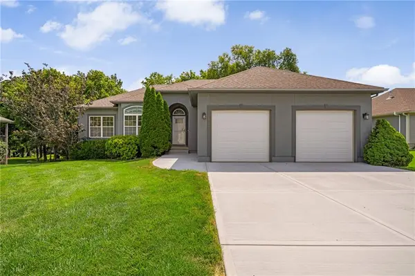 15613 White Drive, Belton, MO 64012
