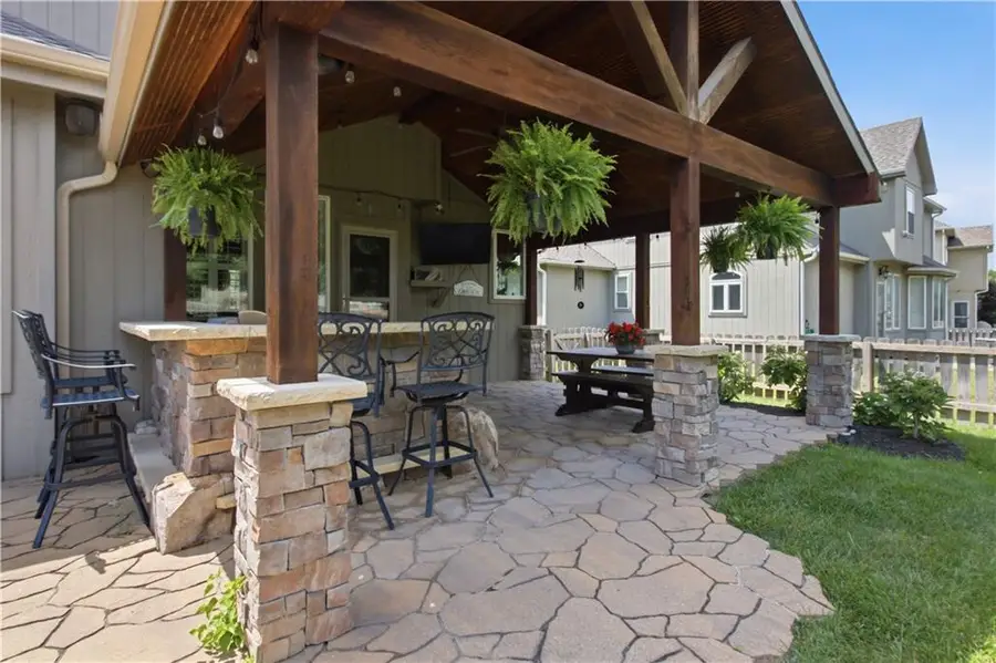 5537 Aminda Street, Shawnee, KS 66226 - #2