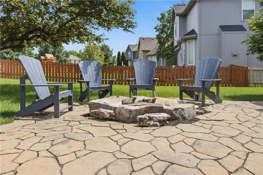 5537 Aminda Street, Shawnee, KS 66226 - #3