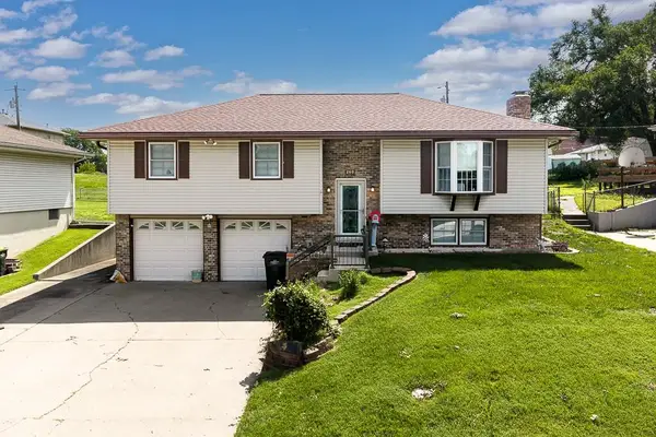 260 Holiday Drive, Lansing, KS 66043