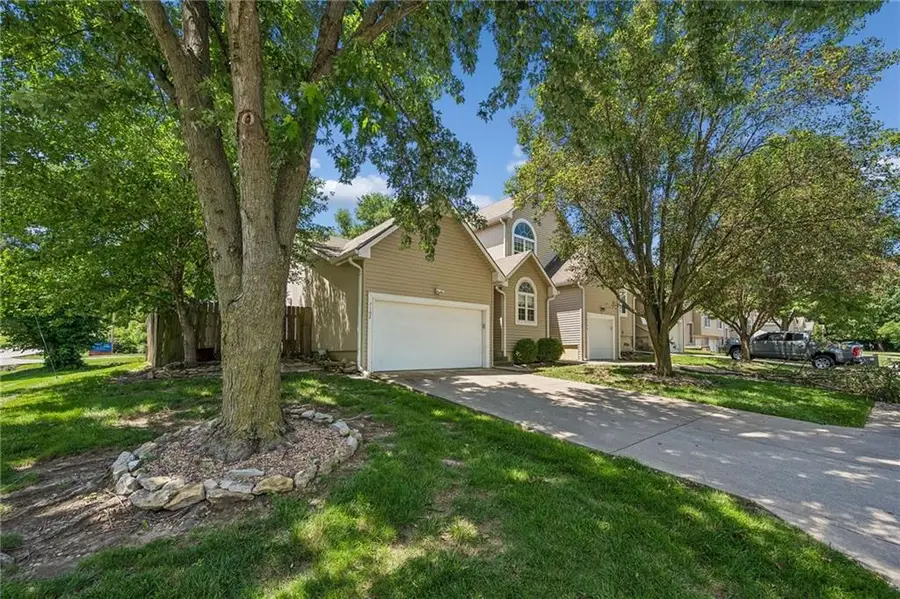 7102 N Kingston Court #A, Gladstone, MO 64119 - #2