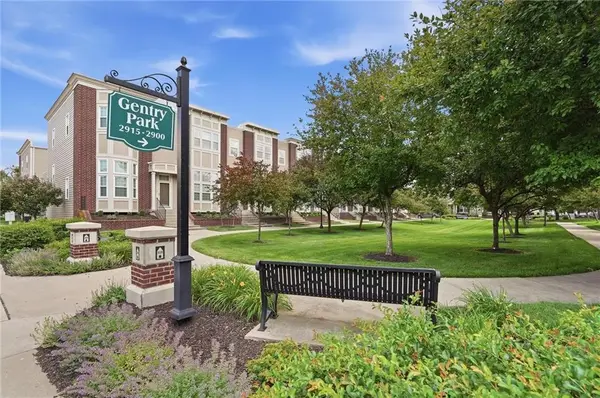 2911 Gentry Park Parkway, Kansas City, MO 64116