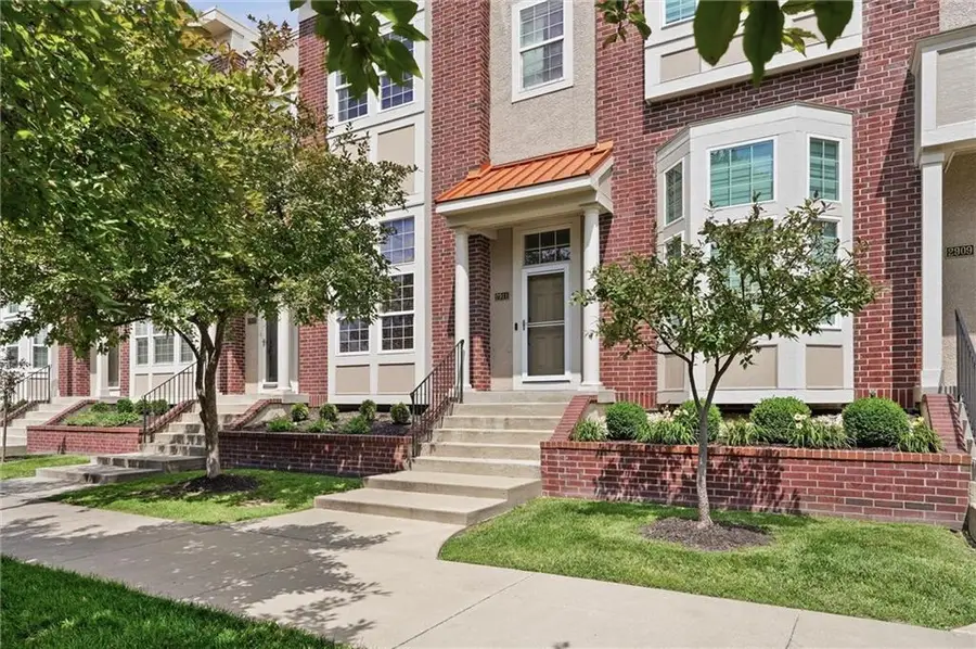 2911 Gentry Park Parkway, Kansas City, MO 64116 - #3