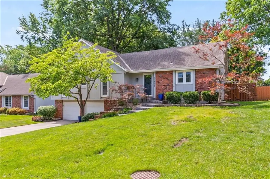 10819 W 102nd Street, Overland Park, KS 66214 - #2