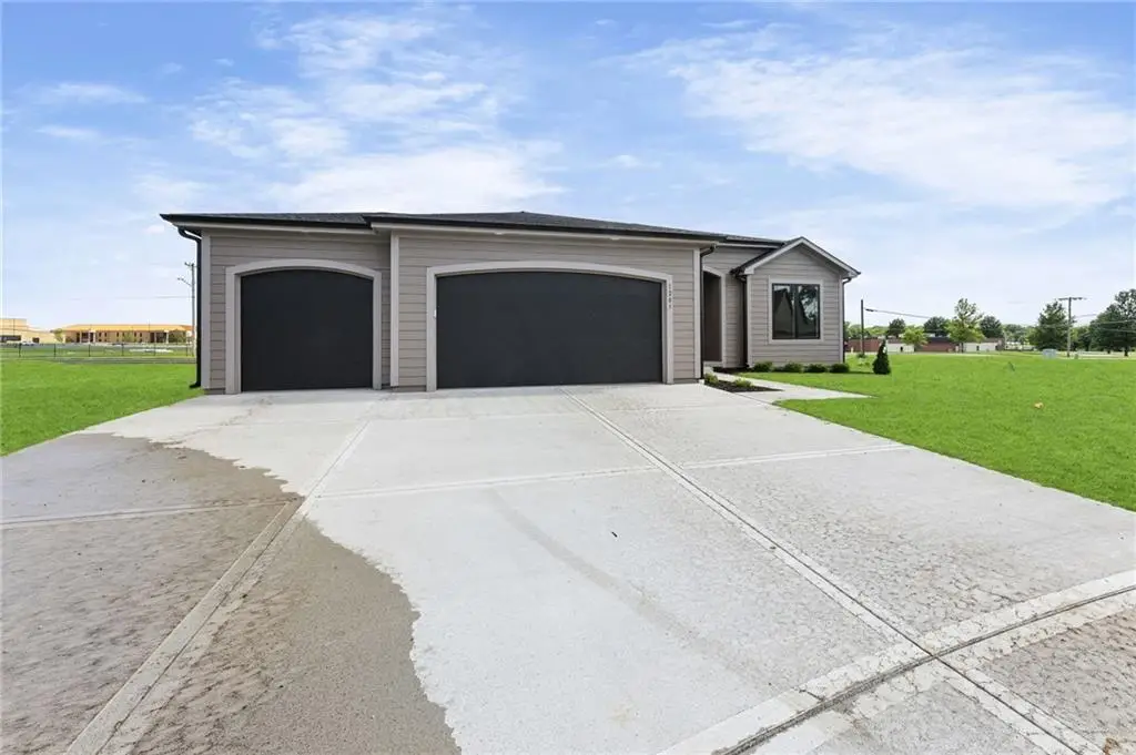 1205 Cottonwood Court, Paola, KS 66071 - #1