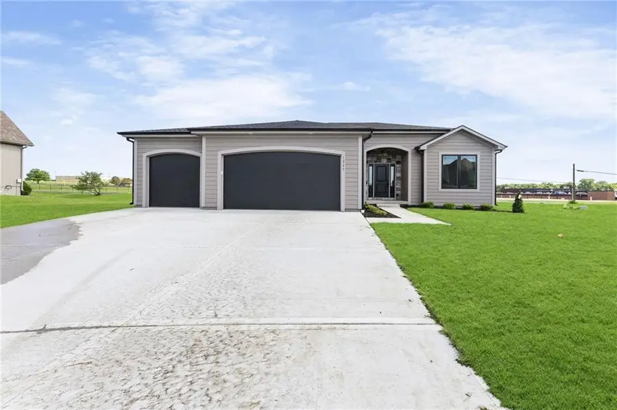 1205 Cottonwood Court, Paola, KS 66071 - #2